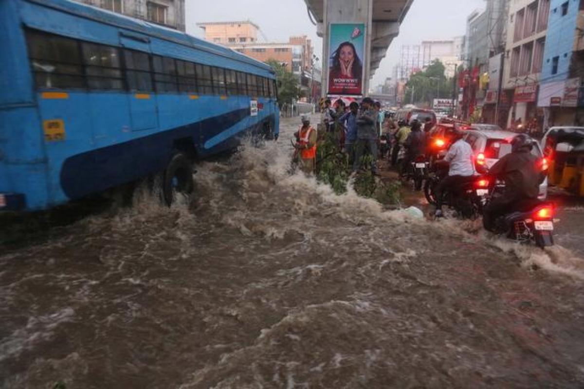 Heavy rains lash Hyderabad, roads damaged