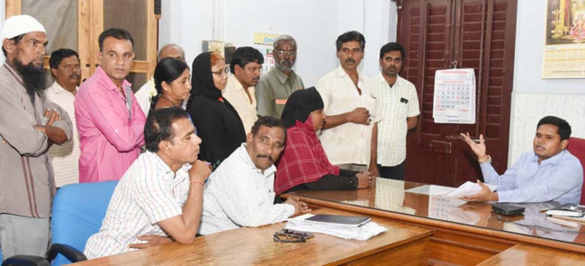 Revenue Divisional Officer warns officials against skipping Prajavani