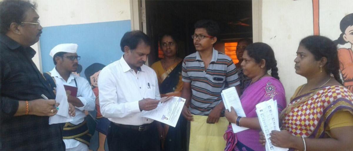 RDO inspects voters enrollment centres in kakinada