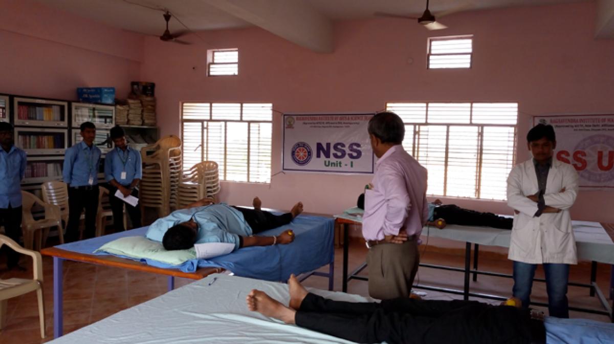 Raghavendra Institute of Arts and Science organises blood donation camp