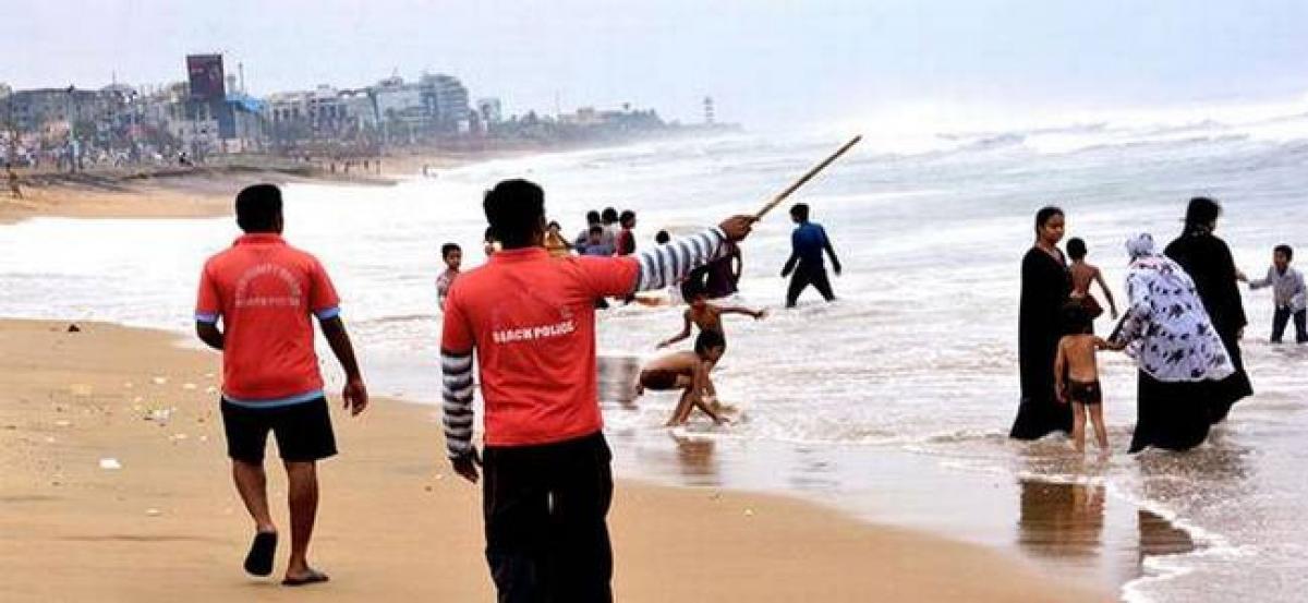 B Tech student drowned in sea