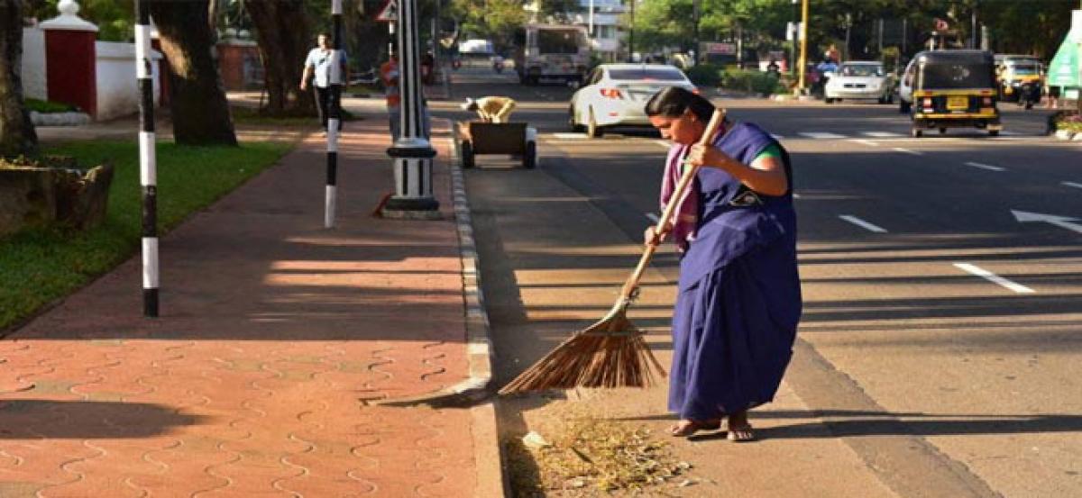 Roads cleaned under Swachh Bharat