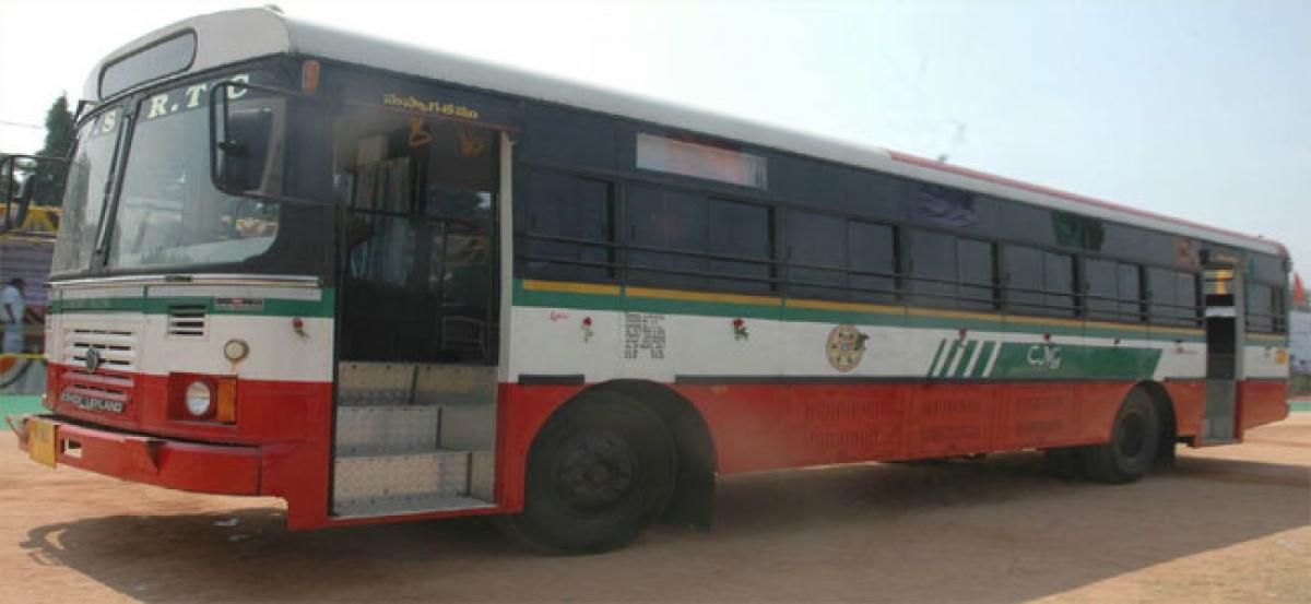 TSRTC deploys 250 special buses for VRO exam