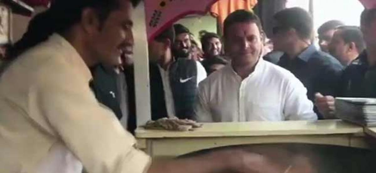 Gujarats election fever! Rahul eats Pav Bhaji at local shop