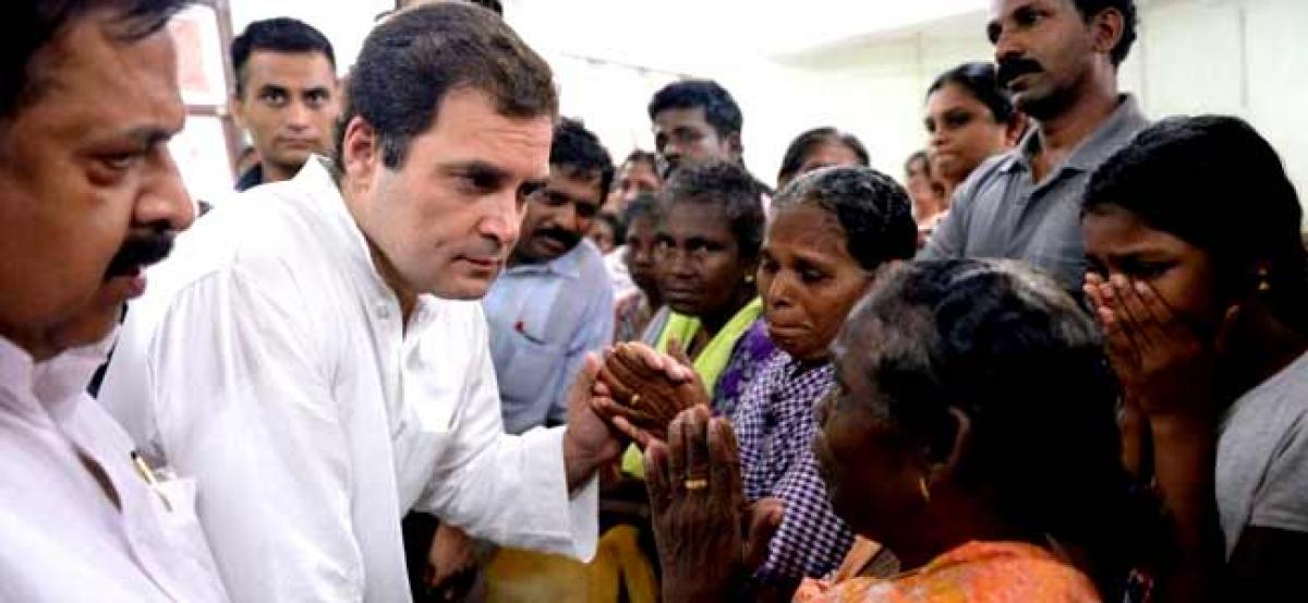 Rahul Gandhi begins two-day Kerala visit, meets flood victims at relief camps
