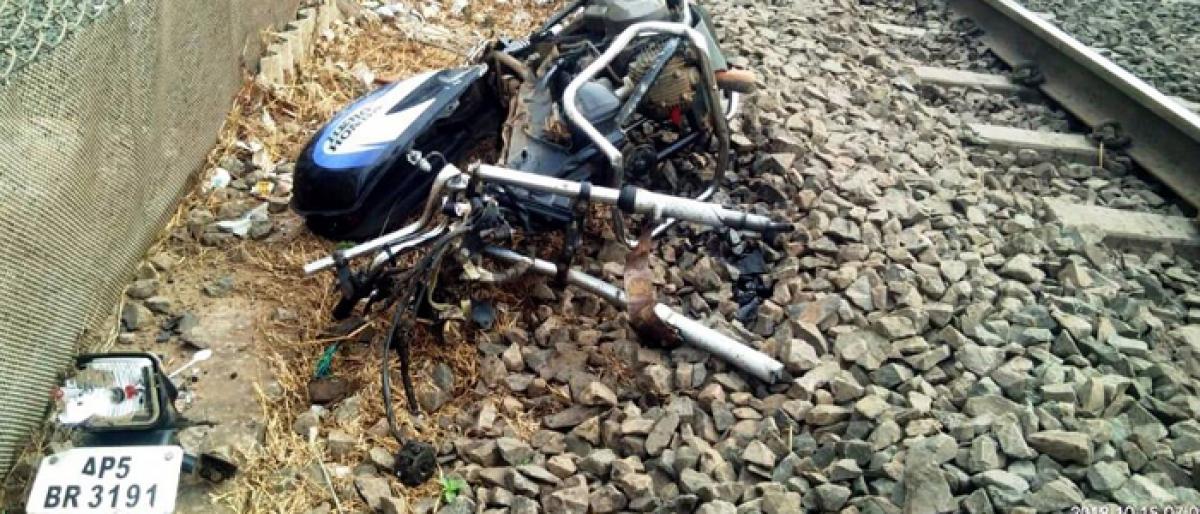 Two killed in rail accident at Uppada railway gate