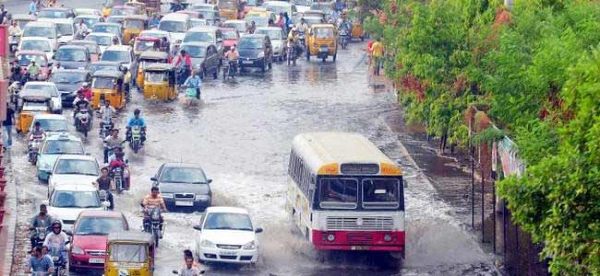 Sudden spell of rain shocks city motorists