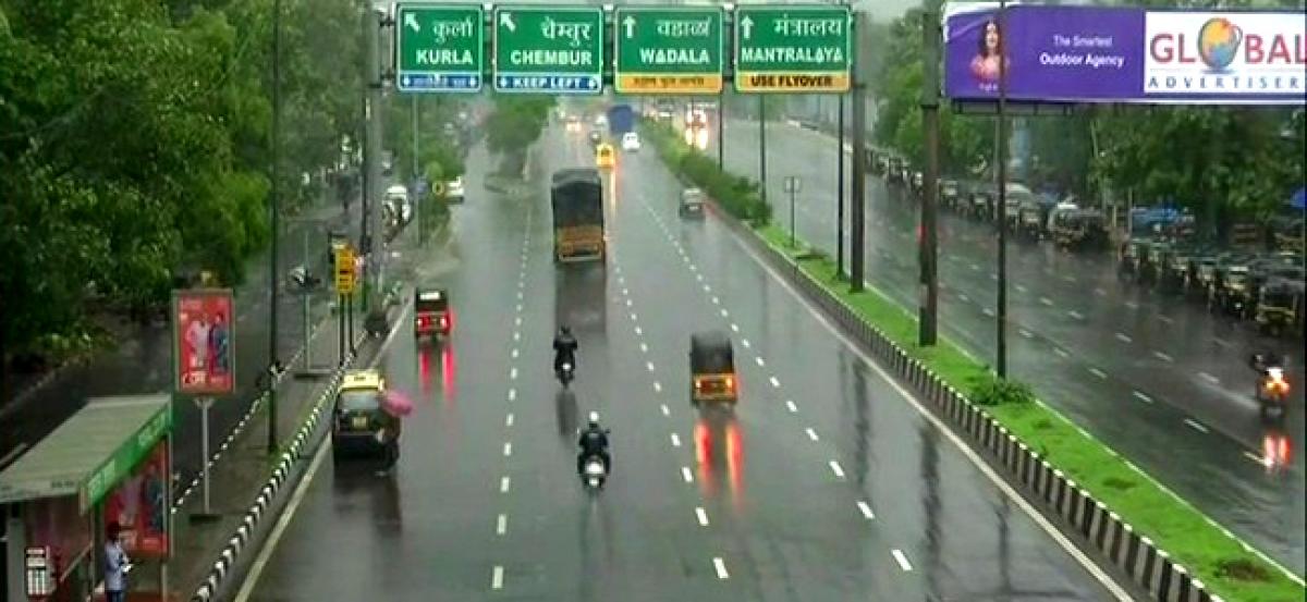 Moderate rainfall hits Mumbai