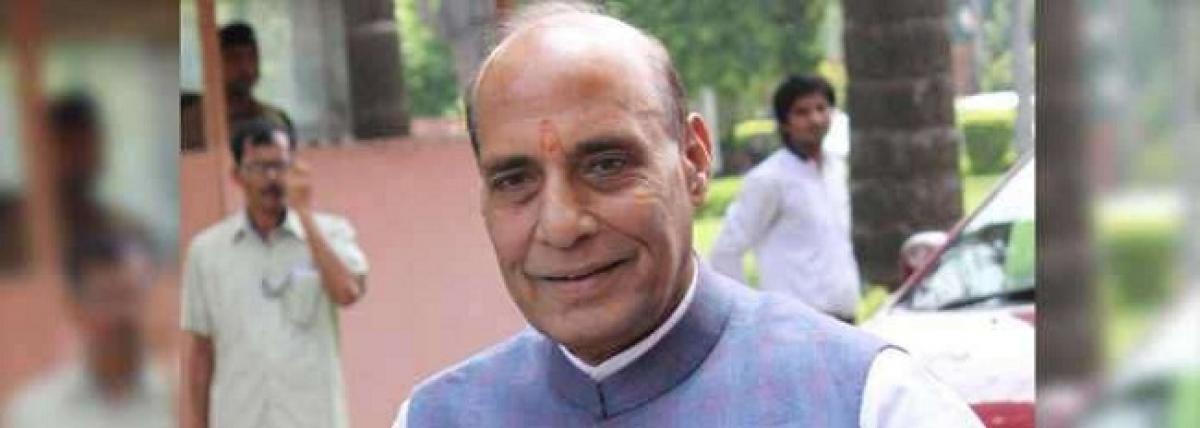 Rajnath flags off Run for Unity in Delhi