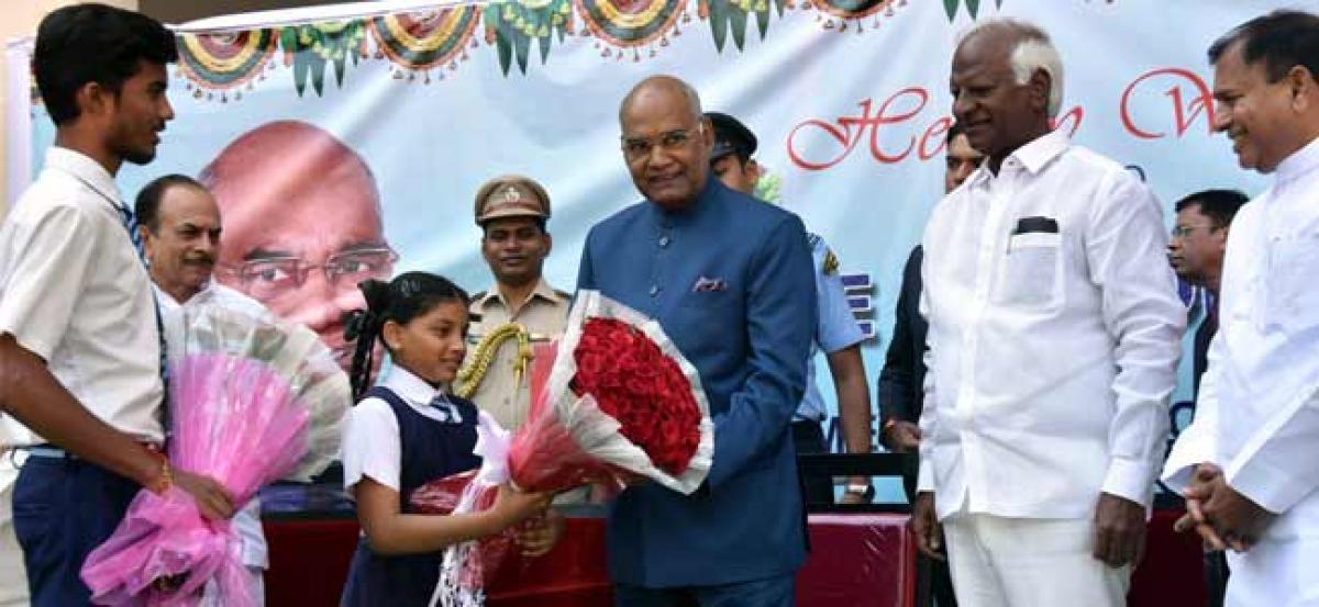 Follow ideals of Dr. Abdul Kalam: President tells school children