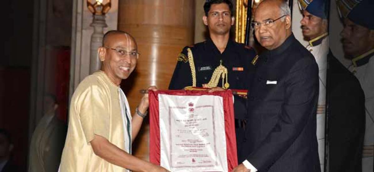 The President of India, Shri Ram Nath Kovind confers National Award for Child Welfare 2017 on The Akshaya Patra Foundation