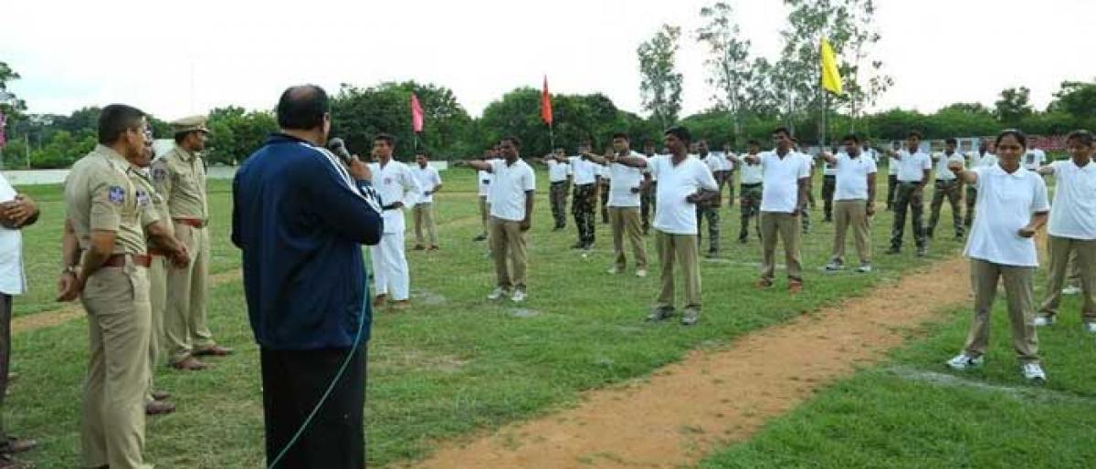 Self-defence training for cops