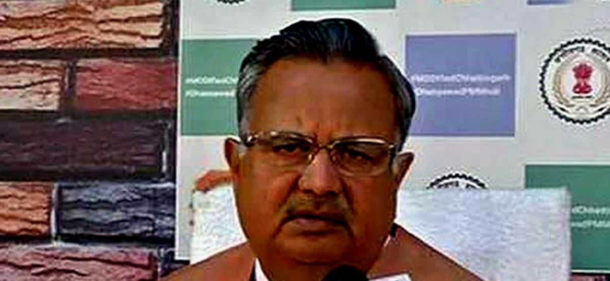 Chhattisgarh CM Raman Singh honours citizens who helped in making Raipur clean