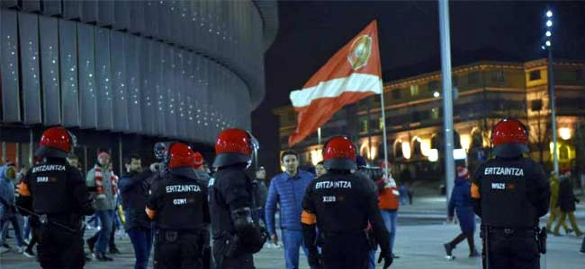 Europa League: Police officer dies in Bilbao in clash with Spartak fans