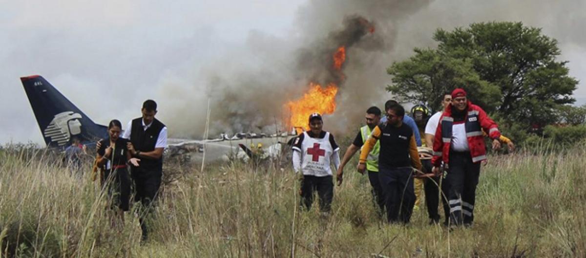 Over 100 survive Mexico plane crash