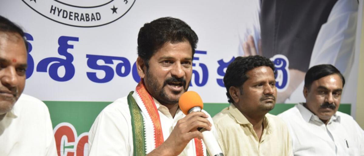 Revanth sees KCR-Modi nexus to reopen vote-for-note case