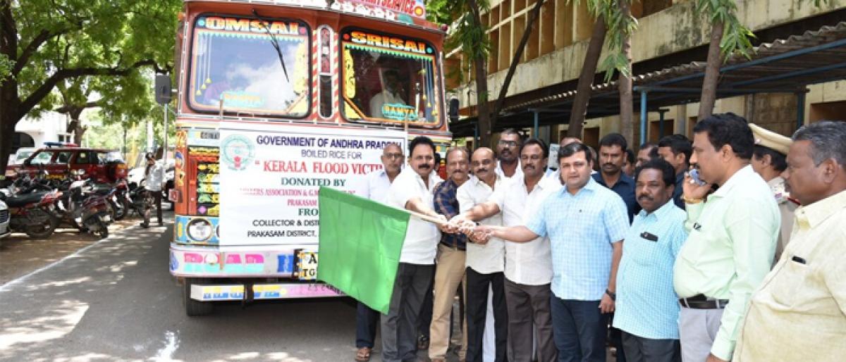 Collector V Vinay Chand flags off vehicle in ongole with rice for Kerala
