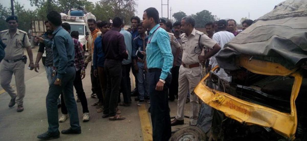 Madhya Pradesh: Road accident claims 10 lives, injures 4