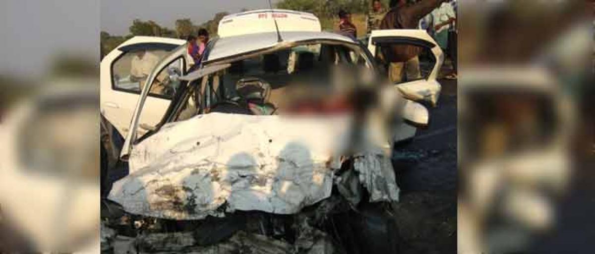 Ghastly accident on NH 44 claims 9 lives