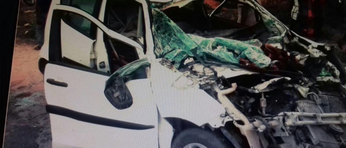 Two killed, four injured as car rams tree at Choutuppal