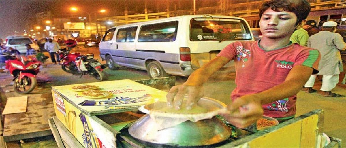 Business booms for roadside vendors