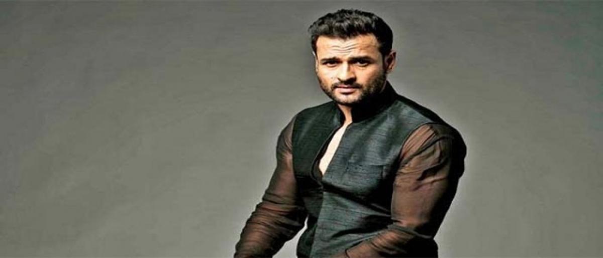 Rohit Roy to play news anchor