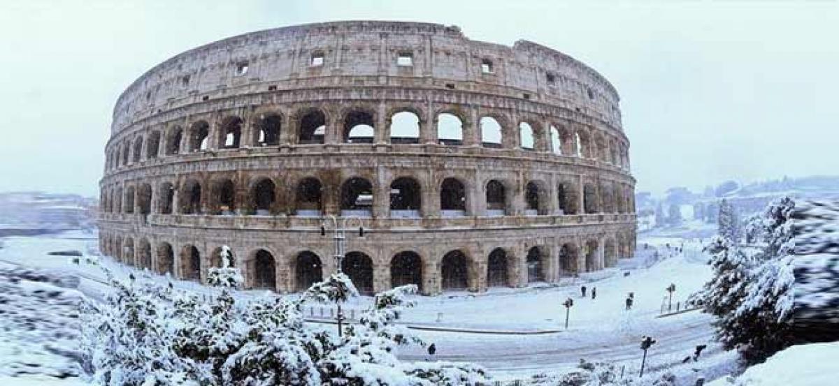 Rome gets rare snowfall