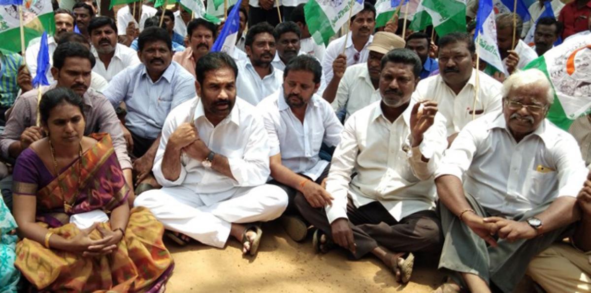 Repair Nellore city roads: MLA Kotamreddy Sridhar Reddy