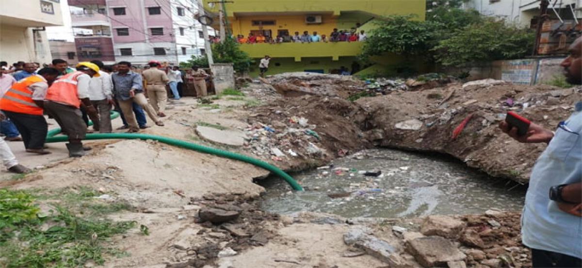 GHMC sanitation worker killed as tractor crashes into disused drainage sump