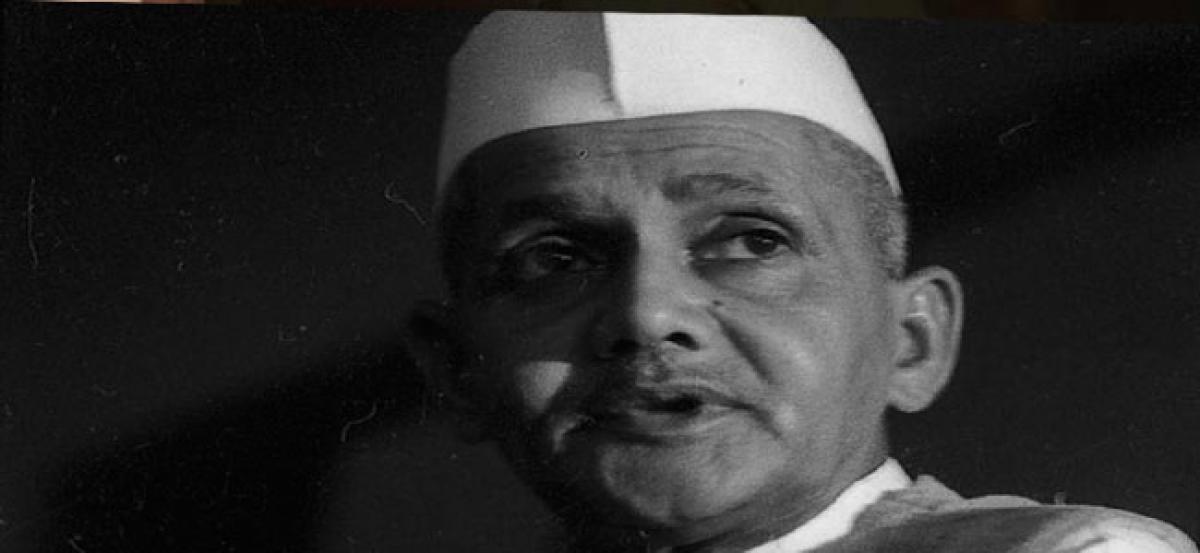 Make Raj Narain committee records on Lal Bahadur Shastri’s death public, CIC directs PMO