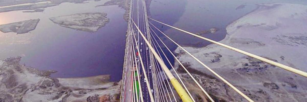 Delhi: 12 traffic cops stationed on Signature Bridge in bid to avert accidents ANI