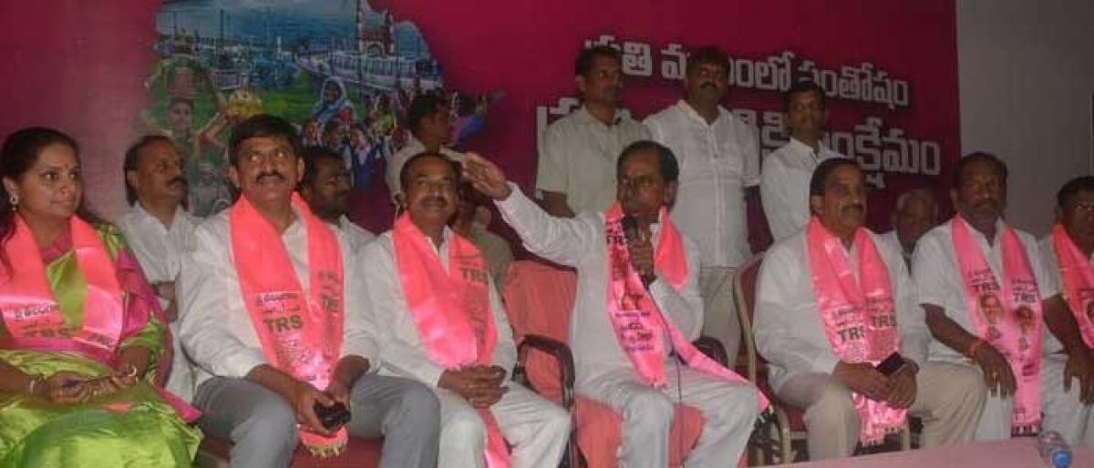 KCR promises compassionate jobs to Singareni dependents