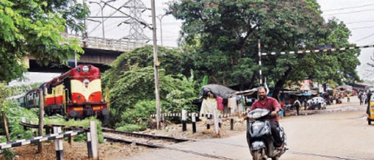 Now, SCR Is Free of Unmanned Level Crossings