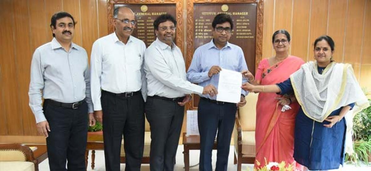 SCR contributes Rs 7.5 crore to Kerala PM relief fund