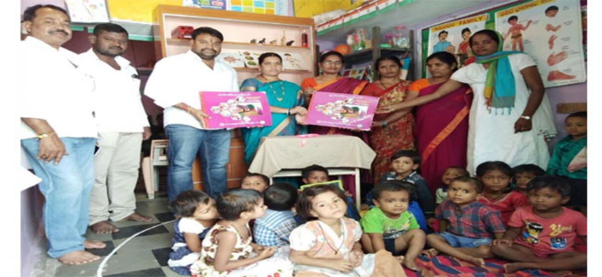 Shanthi releases anganwadi counselling book
