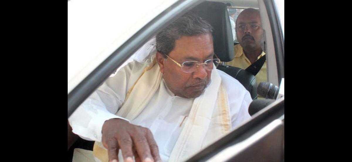 Siddaramaiah gets emotional at MLAs meet, senior leaders blame him for defeat