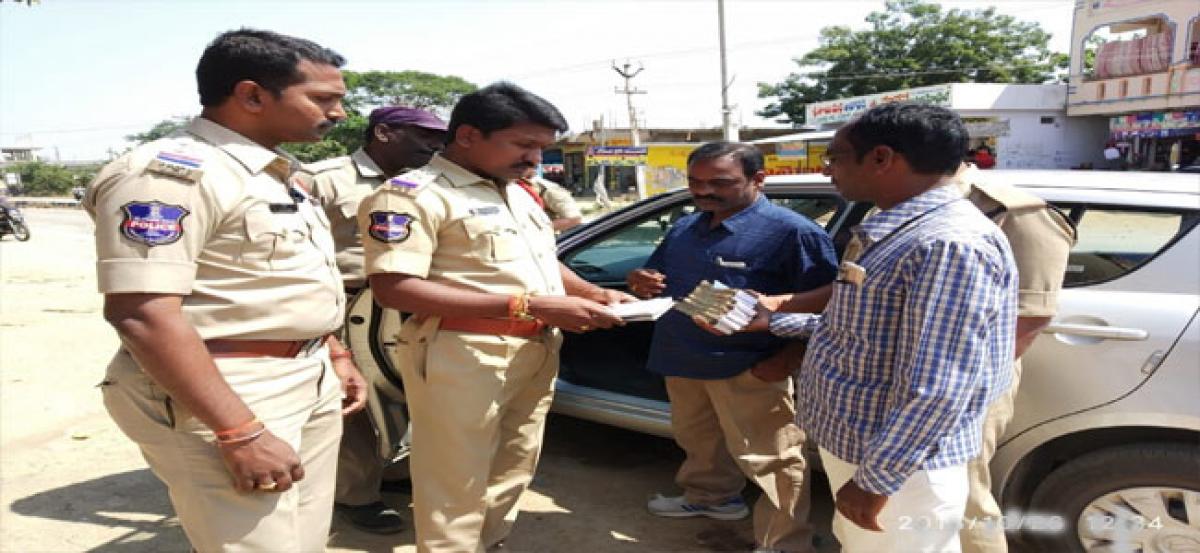 Cash seized during vehicle checks in Medak