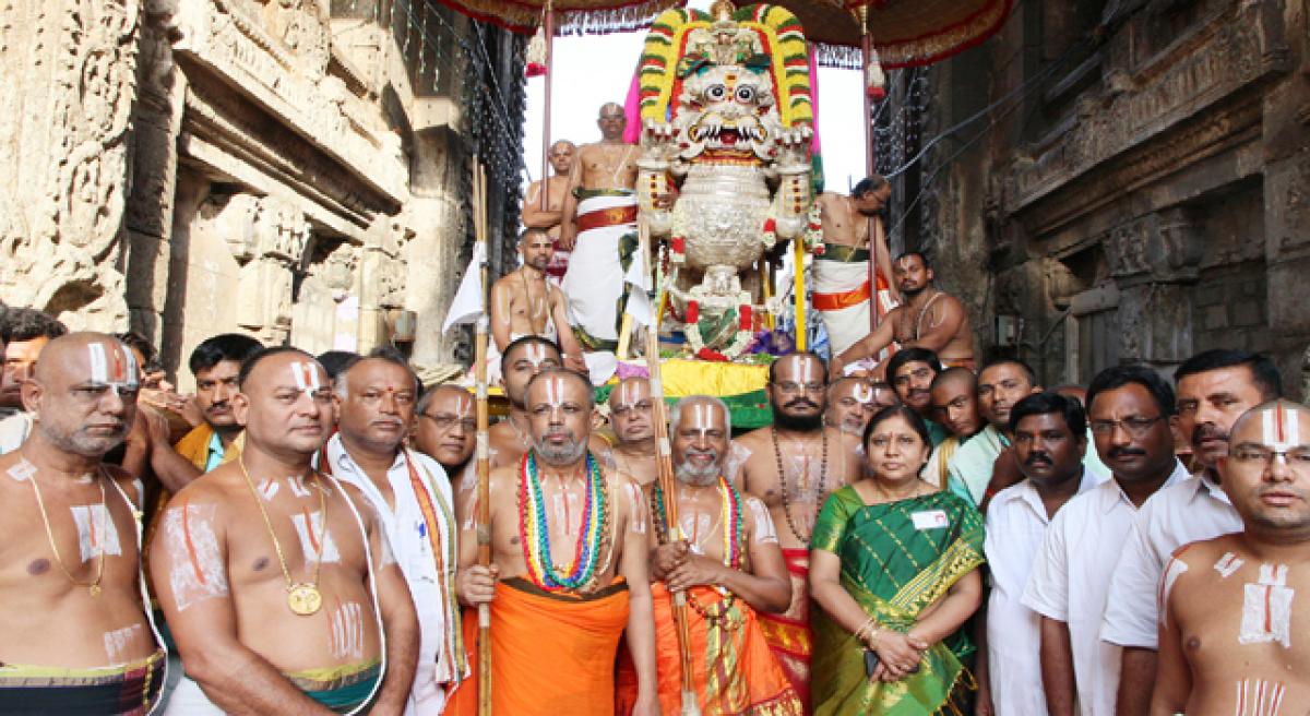 Lord rides Simha Vahanam