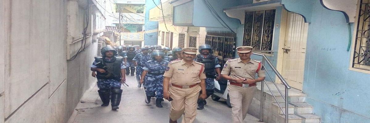 Police conduct flag march in Dabeerpura