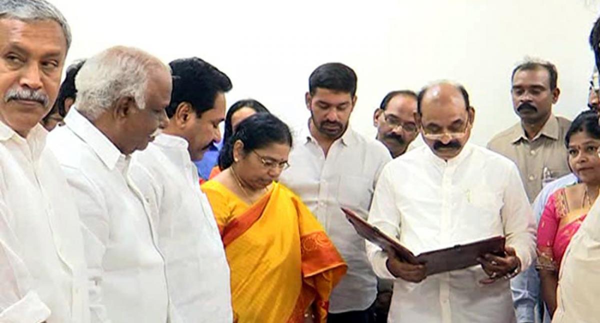 Gali Saraswathi takes oath