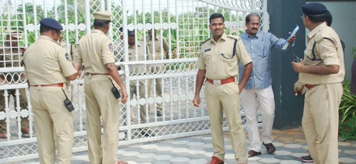 SP reviews security at CMs residence