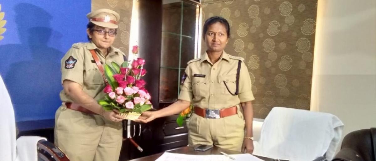 Shemushi takes charge as SP for Rajamahendravaram Urban