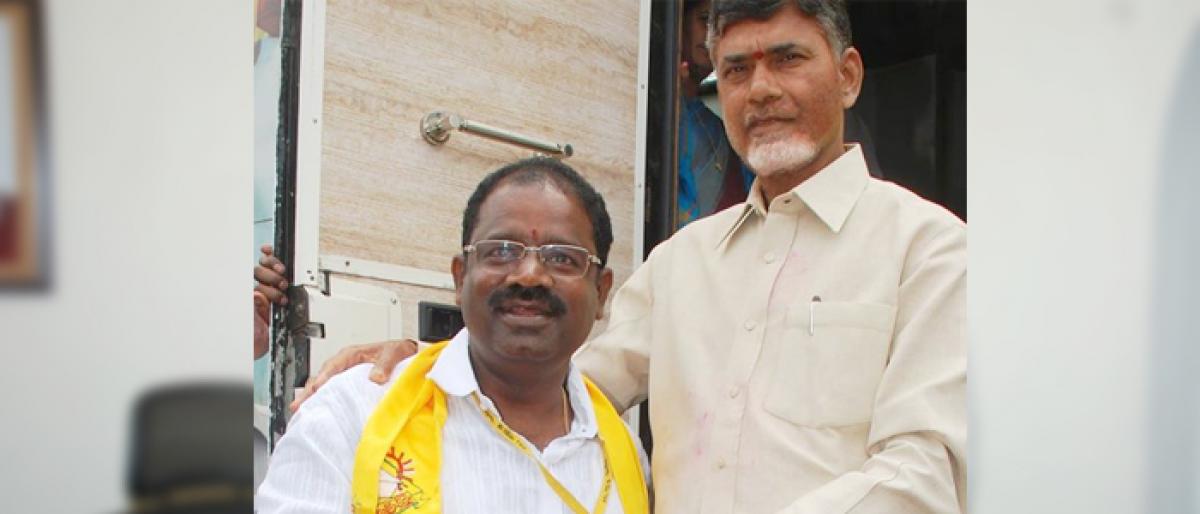 TDP leader Sama Ranga Reddy meets Naidu over LB Nagar ticket