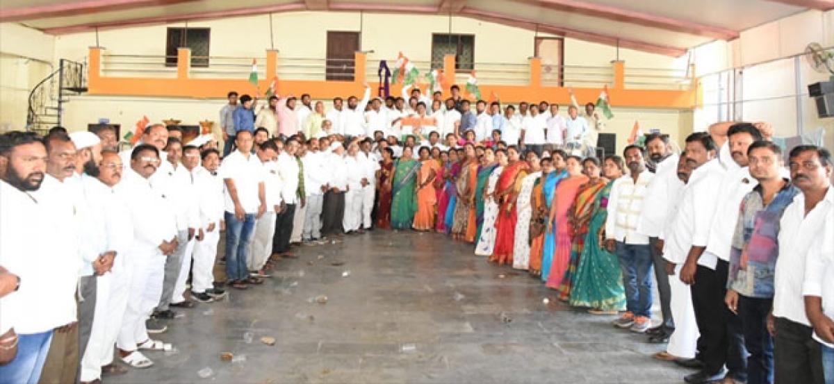 Congress urged to field Nandikanti Sridhar