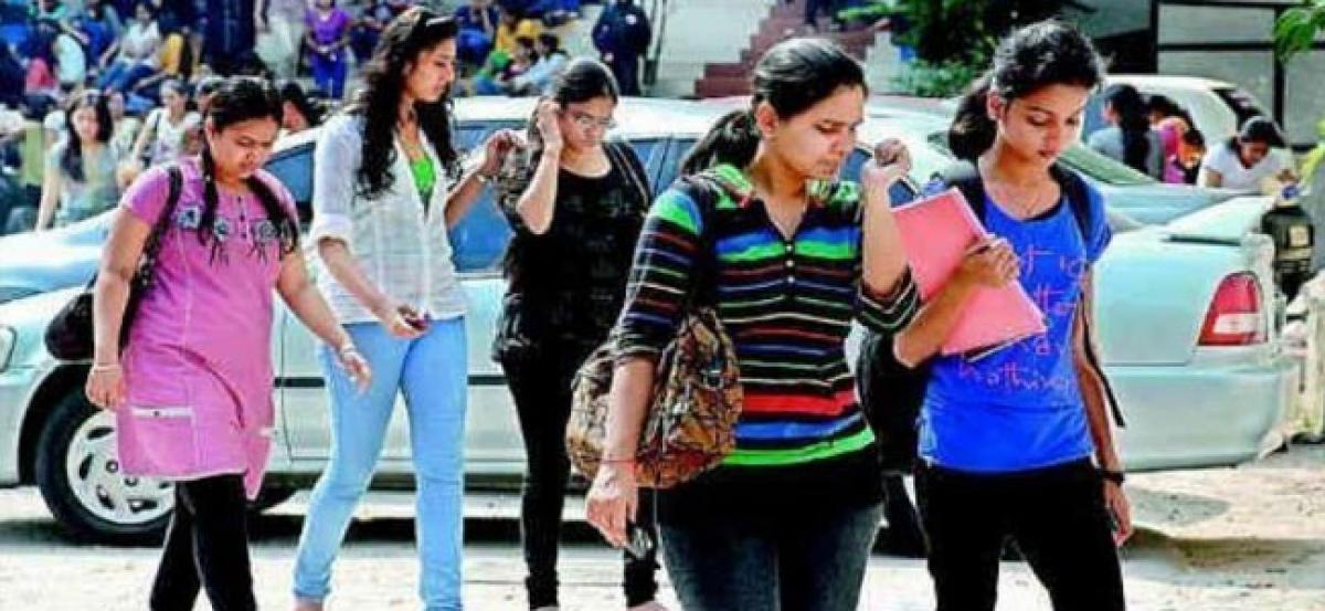 Notices issued to 53 colleges in Telangana for conducting classes during vacation