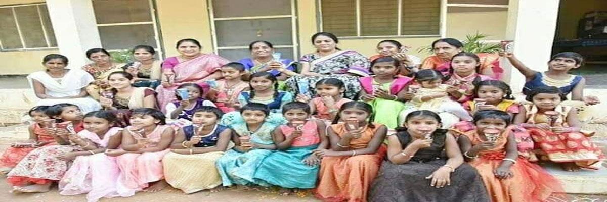 Harish Rao spouse visits orphanage