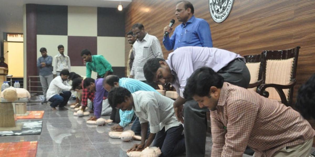 CPR training imparted to Dravidian varsity students