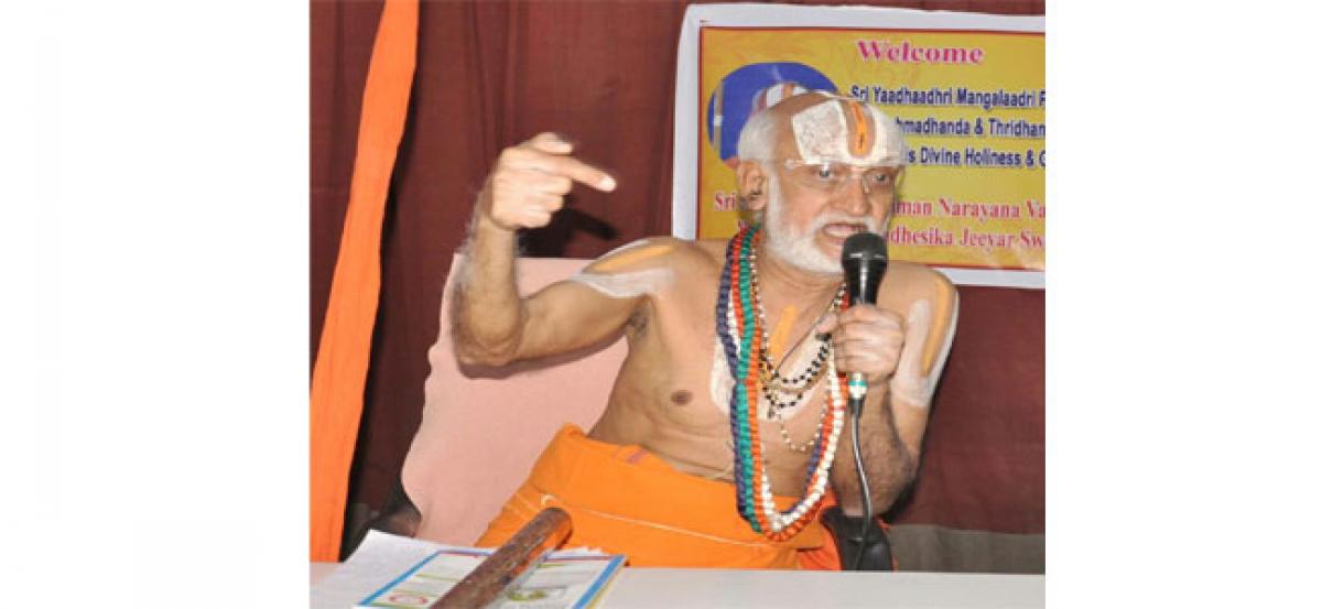 Yadagiri Mutt head calls for universal brotherhood