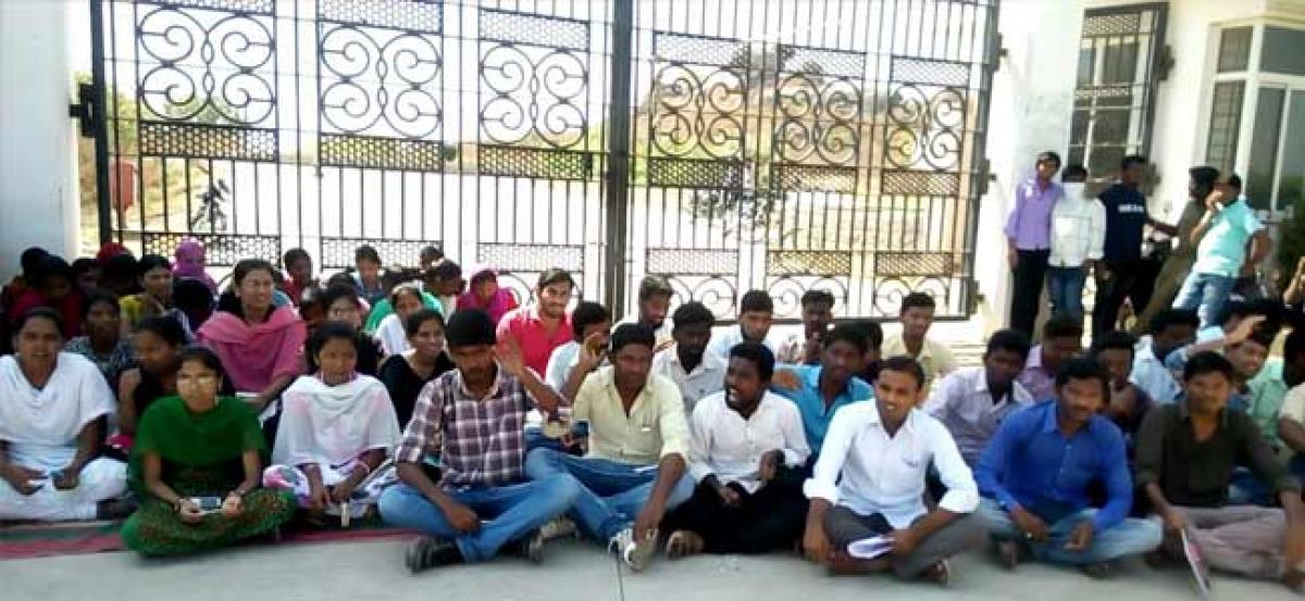 Rumours lead to clashes between students groups in Satavahana University