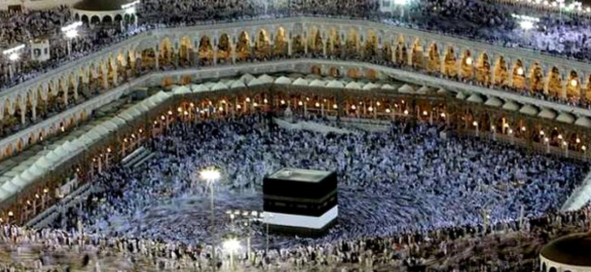 Saudi Arabia: Hajj pilgrims evacuated after fire breaks out in Mecca hotel